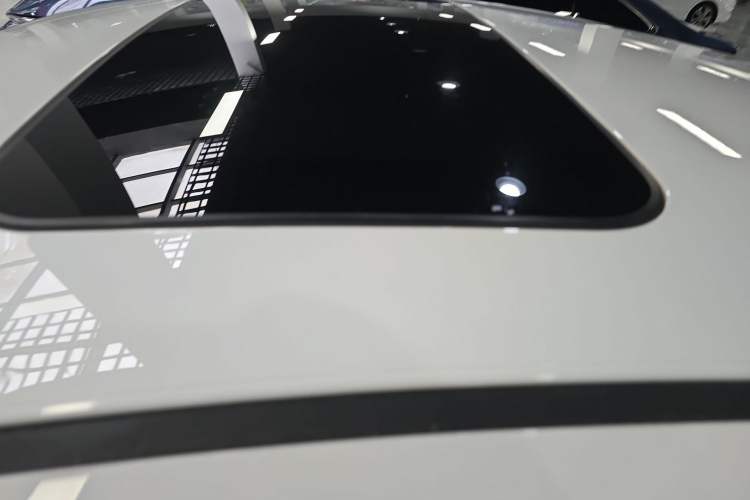 Used Hyundai Elantra (6th Generation / Lingdong) 2020 1.5L CVT Smart & Stylish – Elite Version Roof