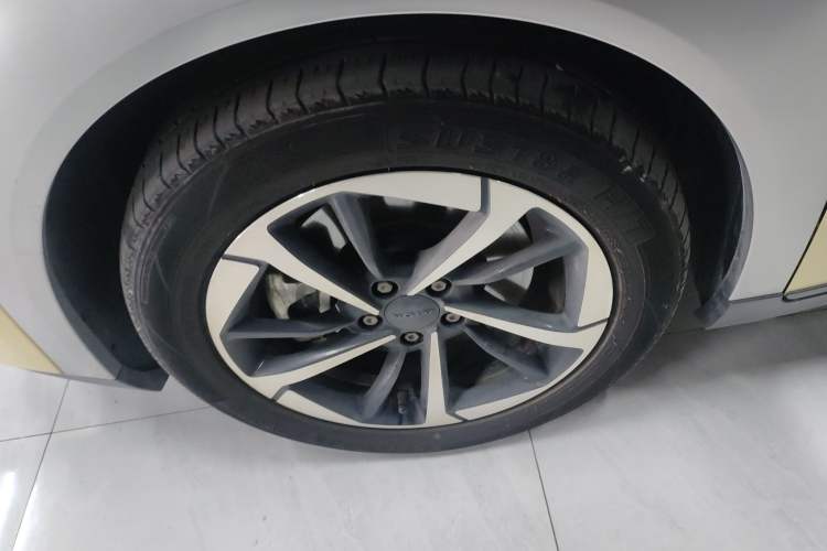 Used AION Y 2023 Younger Star Edition Left Front Wheel Hub