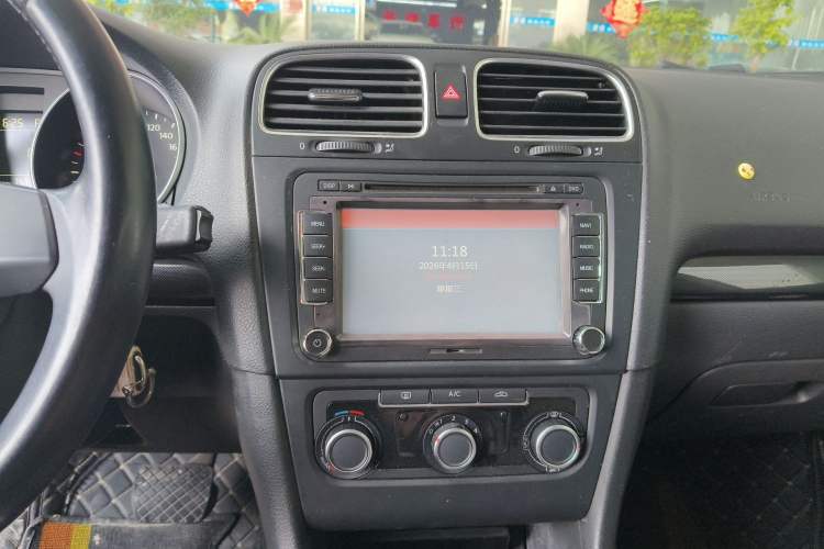 Used Volkswagen Golf 2012 1.6L Automatic Comfort Model Audio And AC Panel