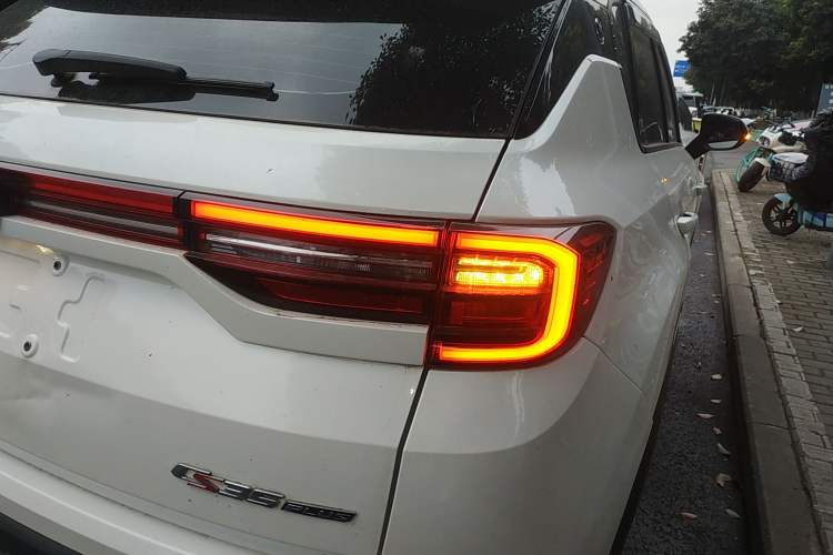 Used CHANGAN CS35PLUS 2021 Revised Version Glory Million Edition 1.6L Manual Luxury Edition

