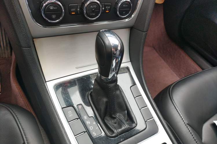 Used Volkswagen Passat 2011 1.8TSI Automatic Prestige Edition
