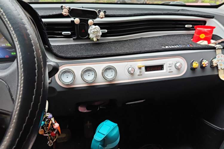 Used Wuling Hongguang MINIEV 2021 Macaron Premium Model – Lithium Iron Phosphate