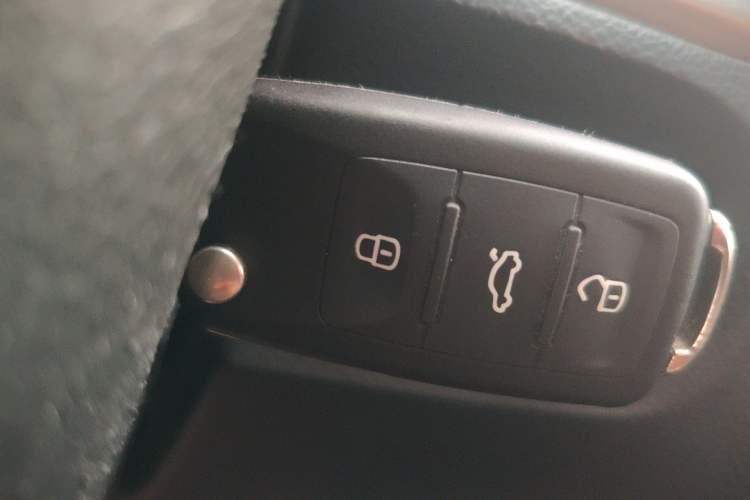 Used Volkswagen Golf 2012 1.6 Manual Fashion Edition
