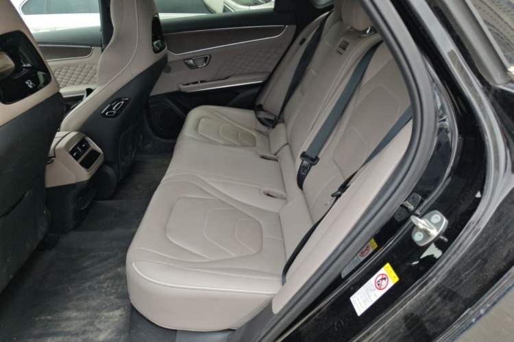 Used BYD Han 2024 EV Glory Edition 610 km All-Wheel Drive "Tian Shen Zhi Jia" Intelligent Driving Model
