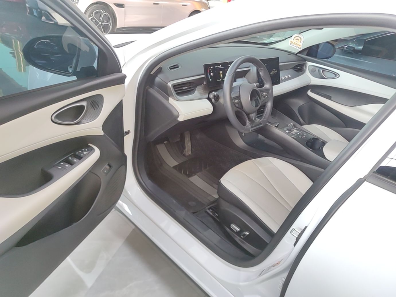 BYD Seal 05 DM-i 2025 DM-i Smart Drive 55KM Luxury Model — снимка 18