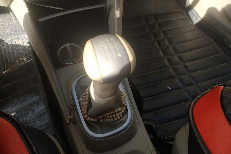 Used Nissan Sylphy 2012 Classic 1.6XE Manual Comfort Edition Gear Lever