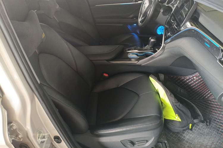 Used Toyota Camry 2021 2.0G Luxury Edition
