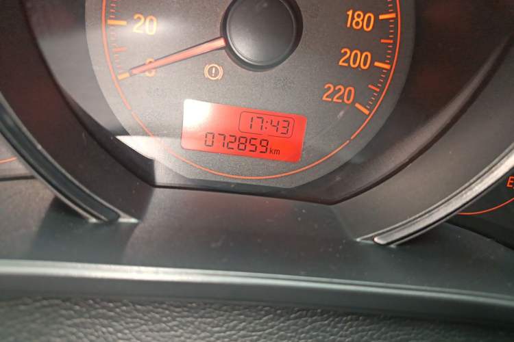 Used Honda Fit 2014 1.5L LX Manual Comfort Model Odometer Close Up