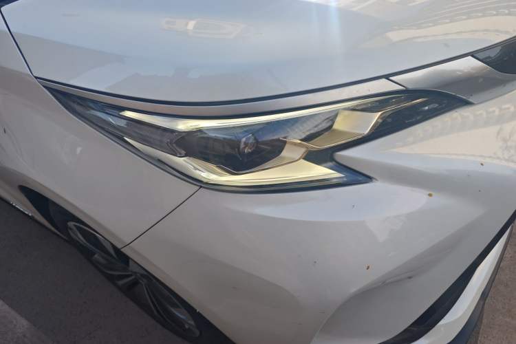 Used Toyota Granvia 2022 2.5L Hybrid Prestige Edition Right Front Headlight
