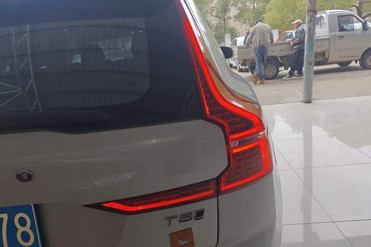 Used Volvo XC60 2019 T5 4x4 Smart Edition China V Standard