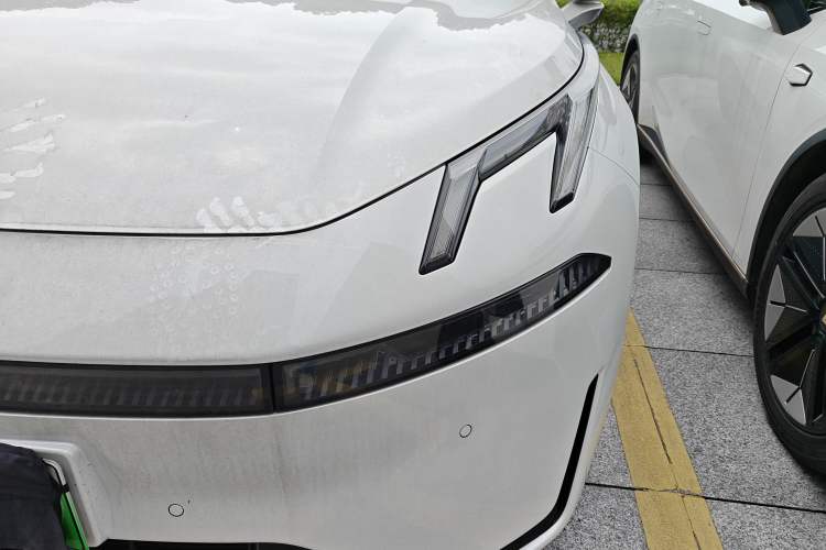 Used Lynk & Co 07 2024 EM-P 126 Long-Range Pro Left Front Headlight