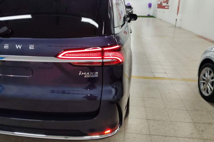 Used Roewe iMAX8 2022 400TGI Prestige Edition

