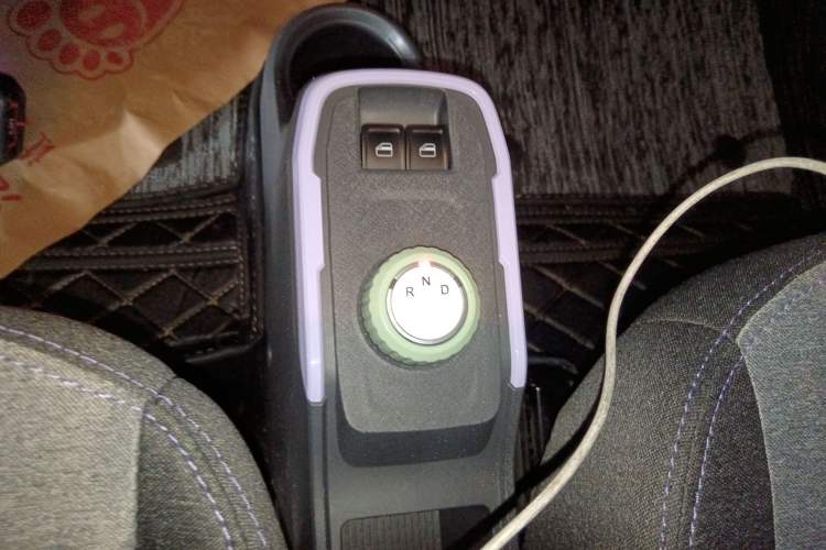 Used Chery QQ Ice Cream 2022 120km Conical Shape Lithium Iron Phosphate
