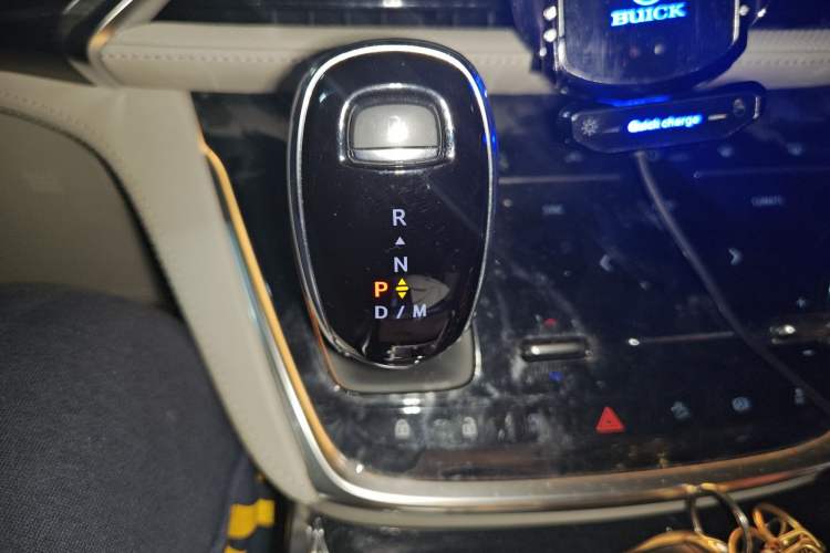 Used Buick GL8 2022 ES Landtrek 653T Comfort Edition Gear Lever