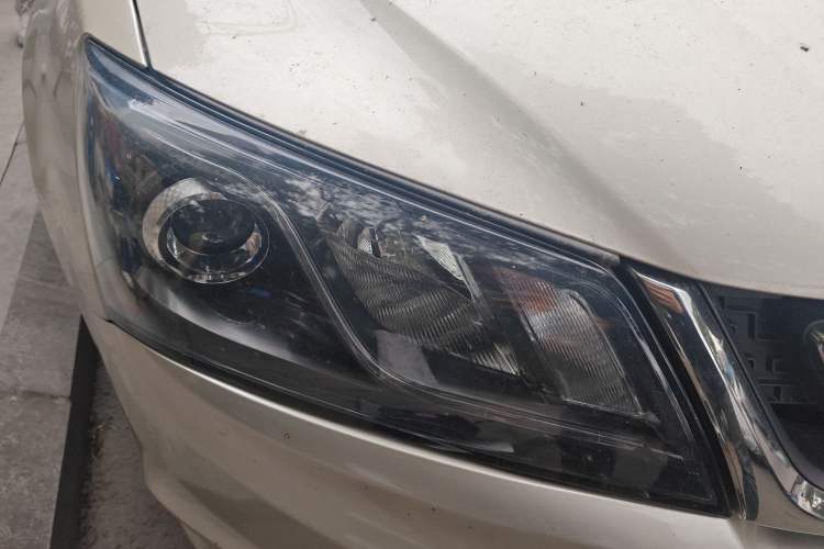 Used Geely Auto Emgrand 2017 Sedan Million Edition 1.3T Manual Top-Grade Version Right Front Headlight