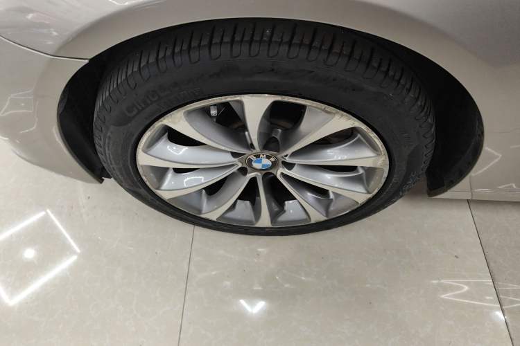 Used BMW 5 Series 2017 525Li Leading Model
