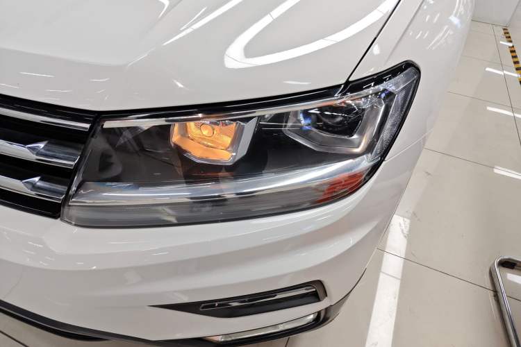 Used Volkswagen Tiguan L 2019 330TSI Automatic Two-Wheel Drive Panoramic Comfort Edition China VI Standard Left Front Headlight