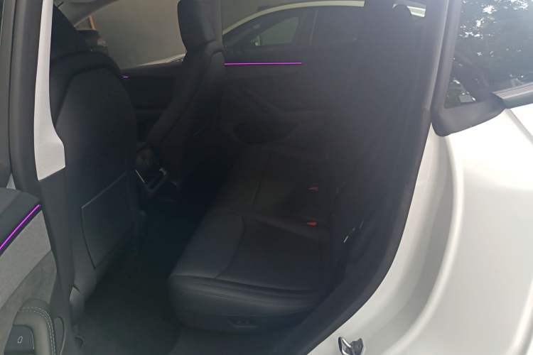 Used Tesla Model Y 2025 Updated Version Long-Range All-Wheel Drive
