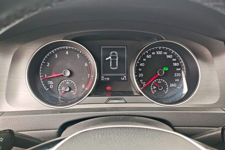 Used Volkswagen Golf 2016 1.6L Automatic Comfort Model Instrument Cluster