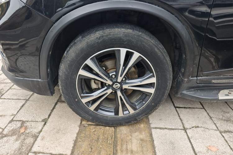 Used Nissan X-Trail 2017 2.5L CVT Luxury Edition 4WD Left Front Wheel Hub
