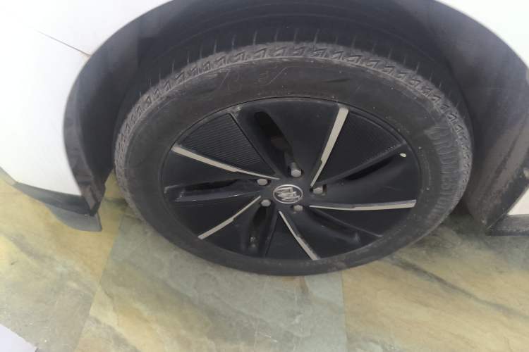 Used Buick Velite 6 2023 430km Range Commuter Version Left Front Wheel Hub