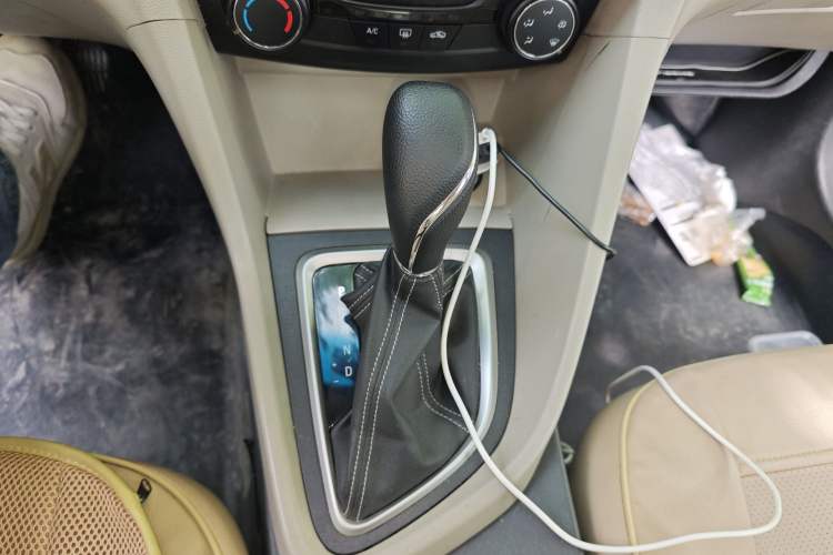 Used Buick GT 2015 15N Automatic Elite Version Gear Lever