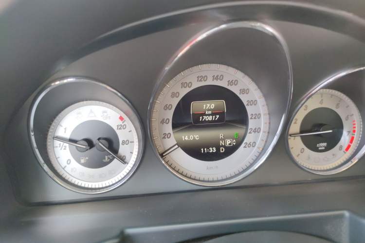 Used Mercedes-Benz GLK-Class 2013 GLK 300 4MATIC Dynamic Sunroof Model