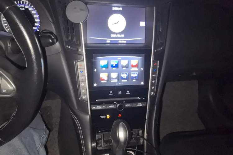 Used Infiniti Q50L 2016 2.0T Comfort Edition Audio And AC Panel