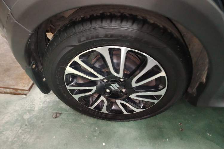 Used Suzuki Swift 2014 1.5L Automatic Fashion Edition Right Rear Wheel Hub