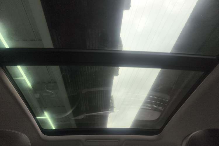 Used Volkswagen Tiguan L 2022 330TSI Automatic Two-Wheel Drive R-Line Enhanced Edition Headliner