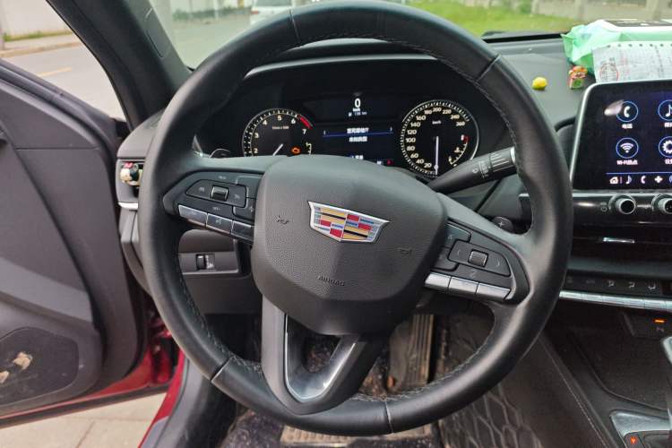 Used Cadillac CT4 2020 28T Fashion Edition Steering Wheel