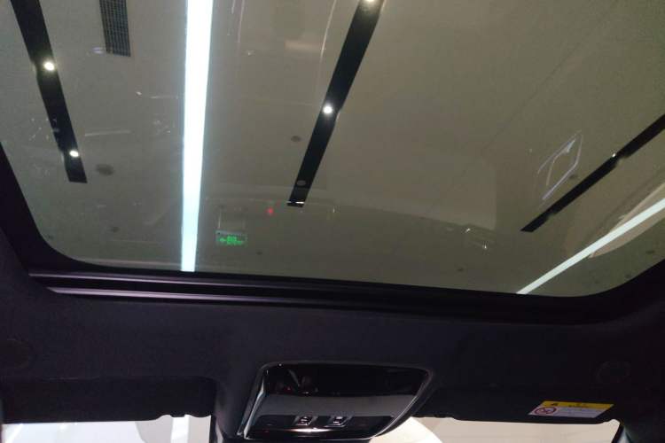 Used Land Rover Range Rover Velar 2024 Dynamic SE