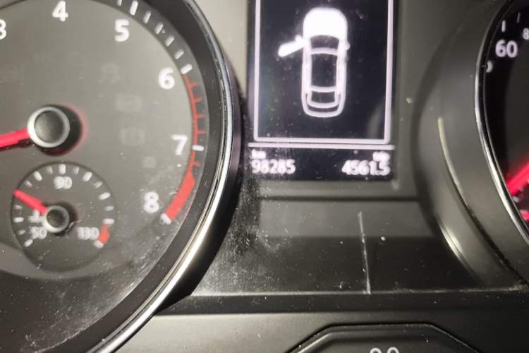 Used Volkswagen Magotan 2017 330TSI DSG Leading Model Odometer Close Up