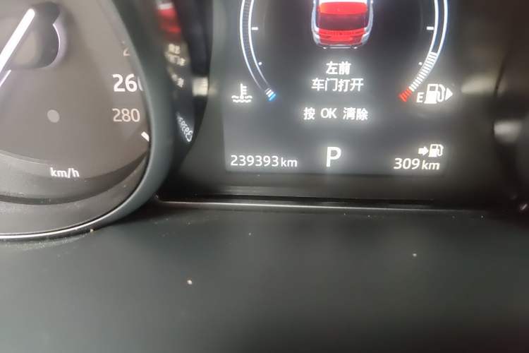 Used Land Rover Range Sport 2016 3.0 SDV6 HSE Odometer Close Up