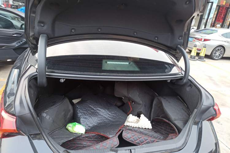 Used Toyota Avalon 2023 Dual-Engine 2.5L Luxury Edition Trunk