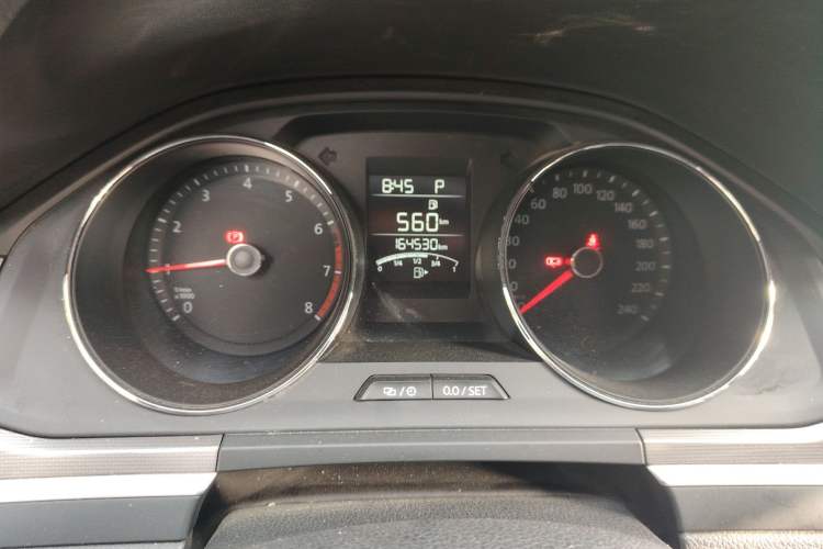 Used Volkswagen Bora 2018 1.5L Automatic Fashion Model Odometer Close Up