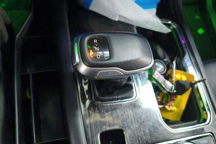 Used BAIC Off-Road BJ40 2023 2.0T Automatic Four-Wheel Drive Ring of the Tower Champion Edition Gear Lever