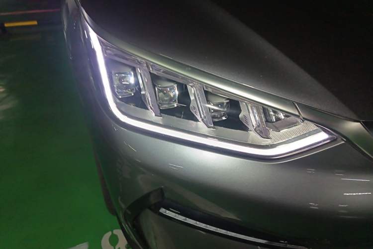 Used BYD Song PLUS New Energy 2021 EV Deluxe Model