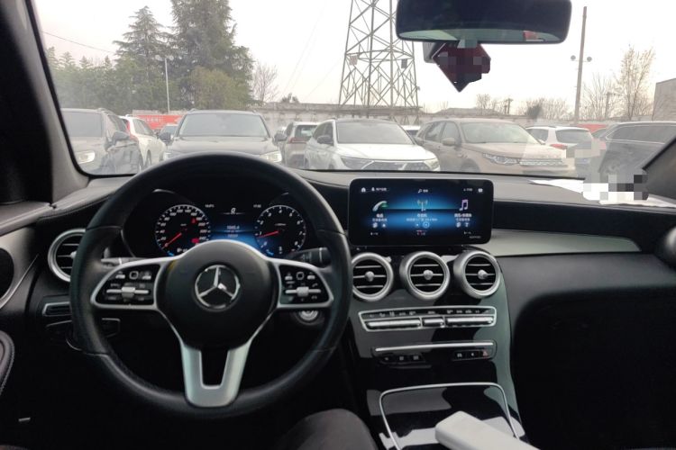 Used Mercedes-Benz GLC 2020 Facelifted GLC 260 L 4MATIC Dynamic Edition Center Console