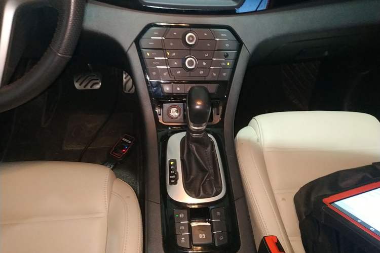 Used MG GS 2015 2.0TGI TST Four-Wheel Drive Flagship Edition
