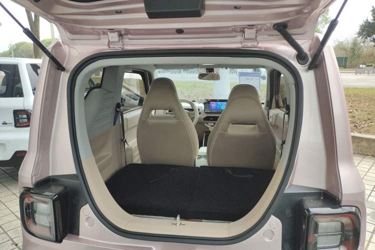 Used Geely Galaxy Panda 2024 Panda Mini 200km Endurance Bear Trunk