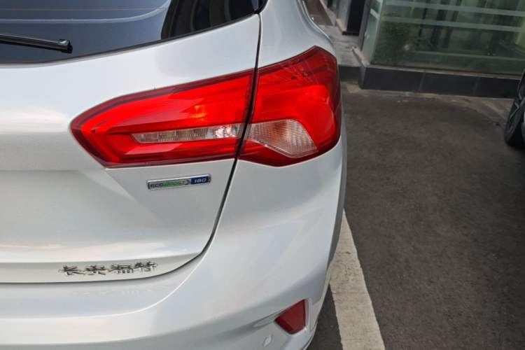 Used Ford Focus 2020 Hatchback EcoBoost 180 Automatic Trend Edition