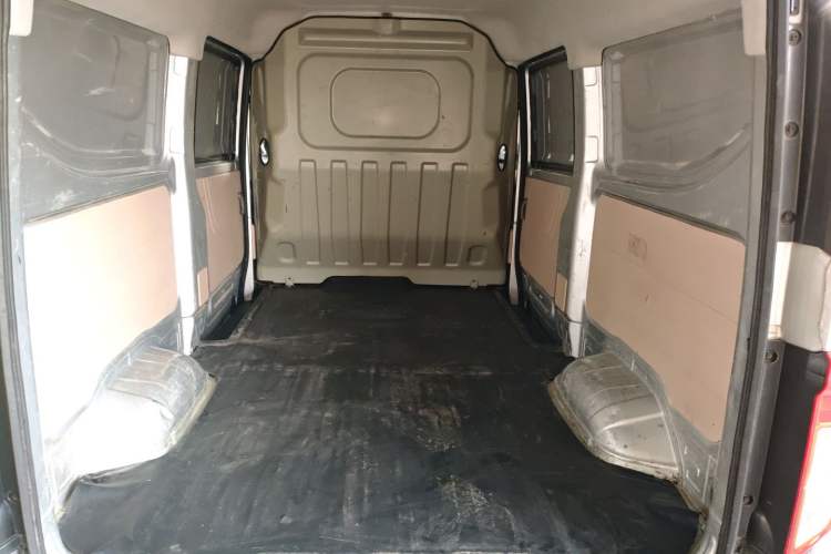 Used CHANGAN KUAYUE Xing V3 2023 1.5L Gasoline Standard Edition 2-Seat Van Left Rear Seat