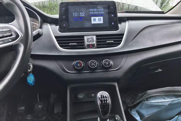 Used Baojun 730 2019 1.5T Manual Fashion Model 7-seater China VI