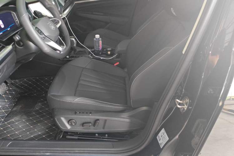 Used Volkswagen Passat 2024 380TSI Starry Dragon Edition
