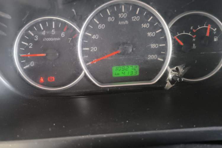 Used Wuling Hongguang 2015 1.5L S Basic Version China V Standard Odometer Close Up