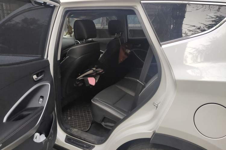 Used Hyundai Santa Fe 2017 2.0T Automatic All-Wheel Drive Smart 7-Seater