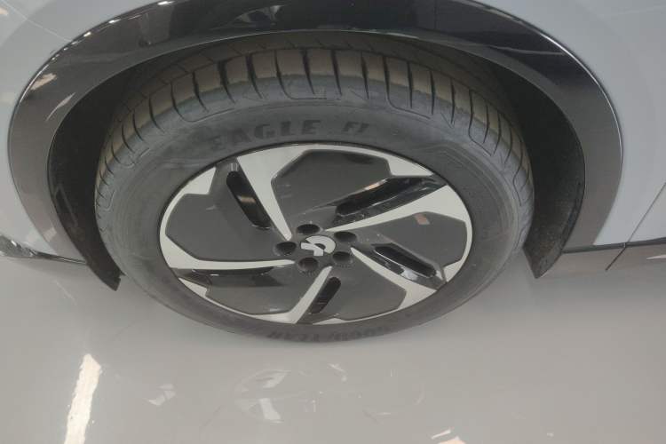 Used Nio ES6 2025 100 kWh Left Front Wheel Hub