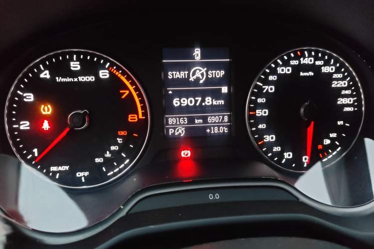 Used Audi Q2L 2021 35 TFSI Fashionable and Elegant Model Odometer Close Up