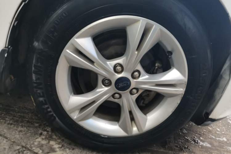 Used Ford Focus 2012 Sedan 1.6L Automatic Fashion Edition